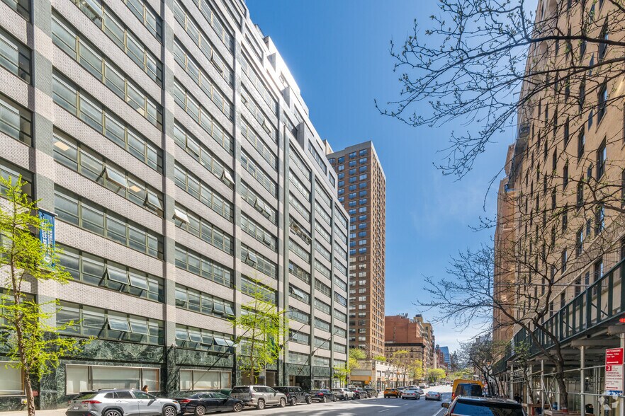 More Photos Of 205 Lexington Ave, New York Office For Lease