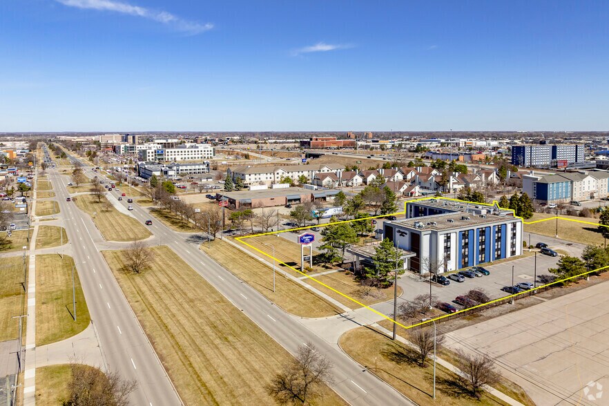 More Photos Of 32420 Stephenson Hwy, Madison Heights Hotel For Sale