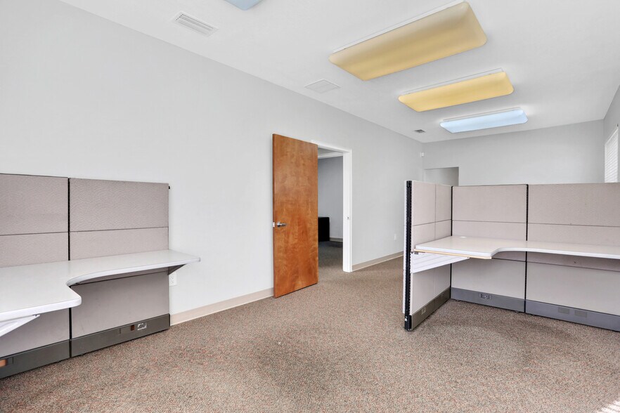 More Photos Of 6277 Dupont Station Ct, Jacksonville Medical For Sale