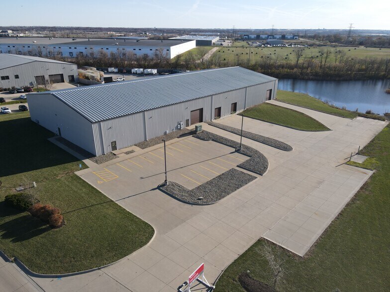 More Photos Of 6335 NE Industry Dr, Des Moines Warehouse For Lease