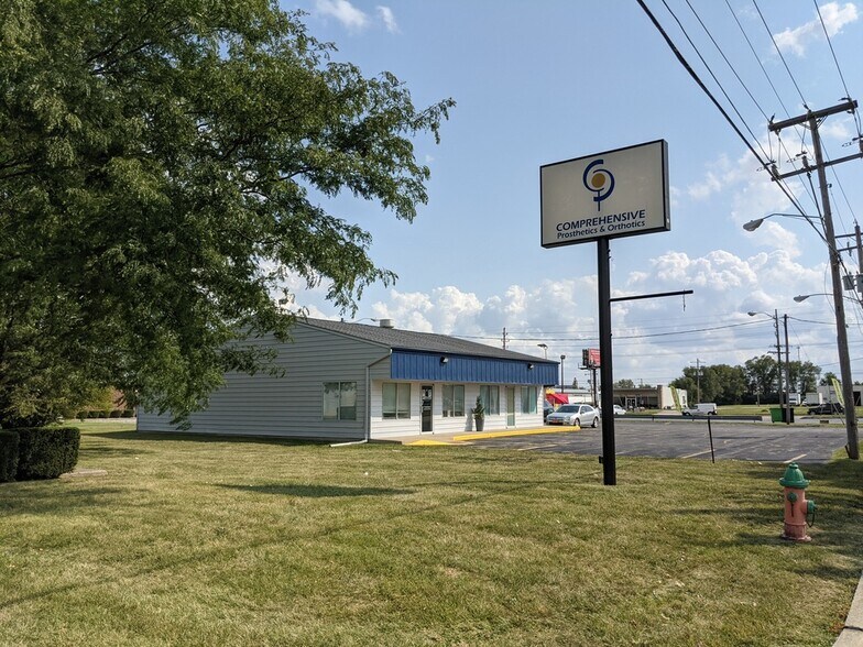 More Photos Of 3030 N Woodford St, Decatur Storefront Retail Office For Sale