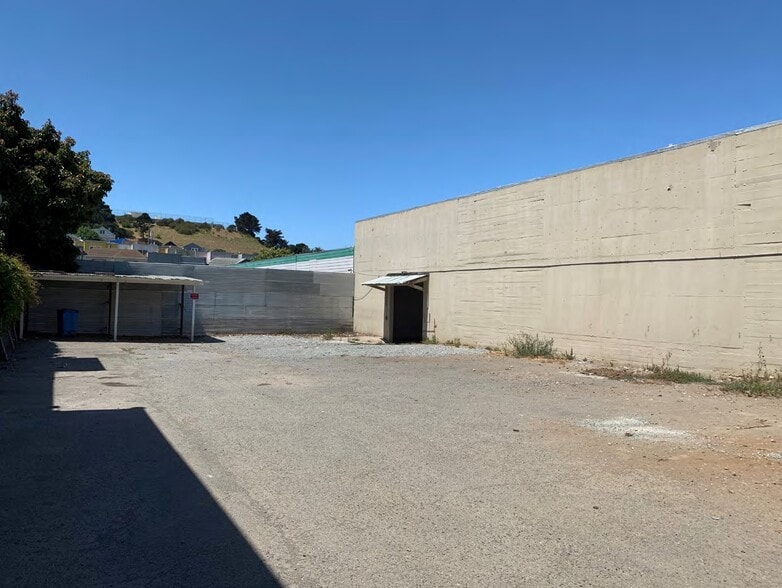 Primary Photo Of 2045-2065 Oakdale Ave, San Francisco Distribution For Lease