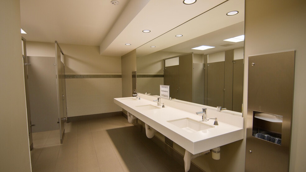 More Photos Of 25201 Paseo de Alicia, Laguna Hills Office For Lease