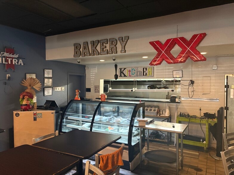 More Photos Of 925 N Semoran Blvd, Orlando Restaurant For Lease