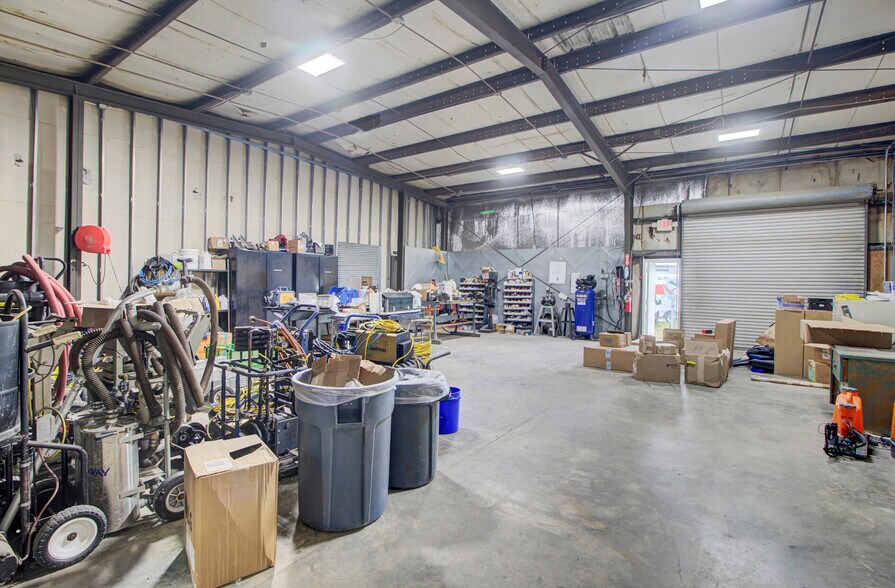 More Photos Of 3806-3816 Ladson Rd, Ladson Flex For Lease