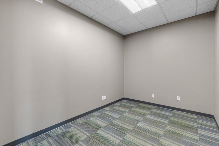 More Photos Of 1450 E Ridge Rd, Rochester Freestanding For Sale