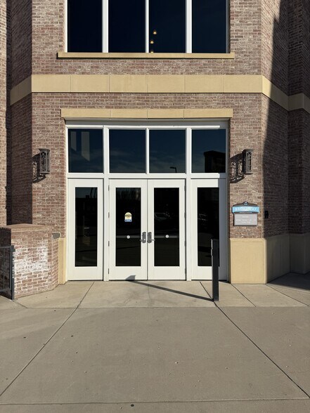 More Photos Of 100 W Broadway Ave, Bismarck Medical For Lease