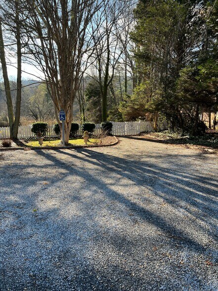 More Photos Of 2731 Greenville Hwy, Flat Rock Office For Lease
