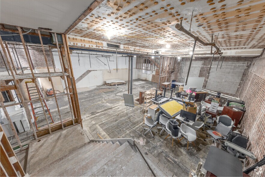 More Photos Of 650 Sacramento St, San Francisco Office For Sale