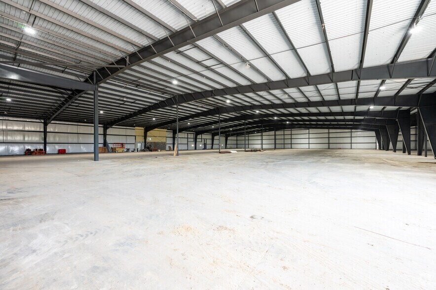 More Photos Of 800 Industrial Dr, Franklin Warehouse For Lease