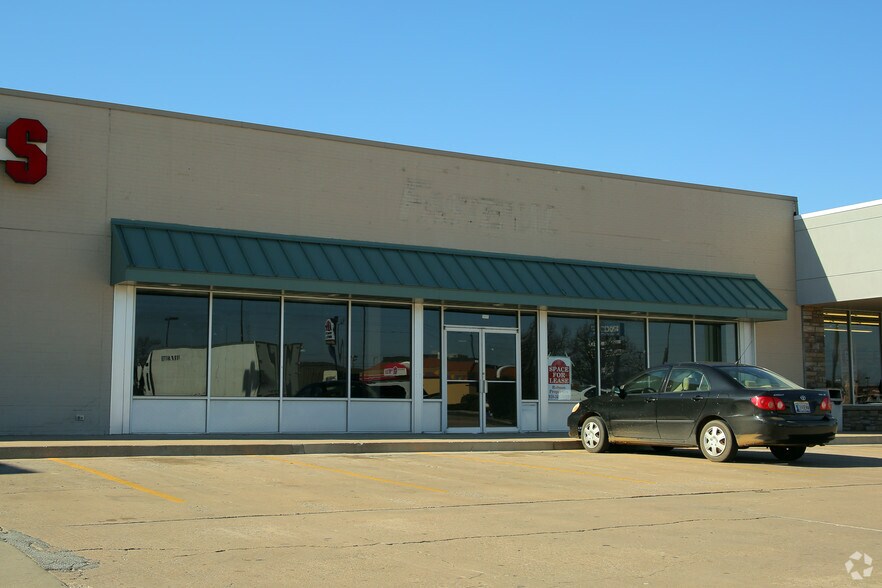 Primary Photo Of 2000 S Wood Dr, Okmulgee Unknown For Lease