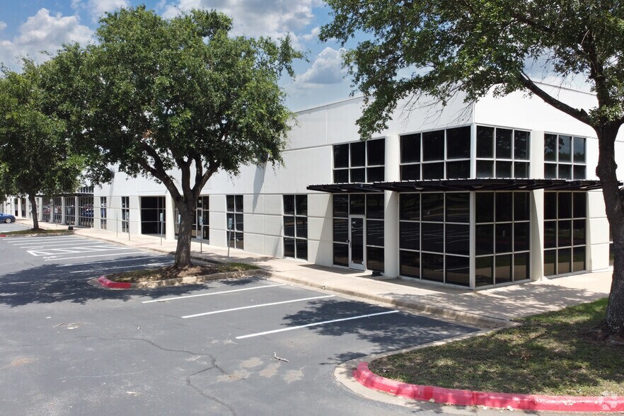 More Photos Of 7401 E Ben White Blvd, Austin Unknown For Lease