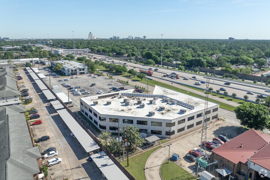 More Photos Of 888 W Sam Houston Pky S, Houston Office For Lease