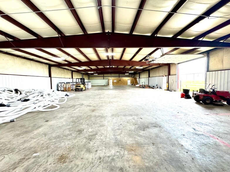 More Photos Of 1101 Fire Station Rd rd, Trumann Warehouse For Sale