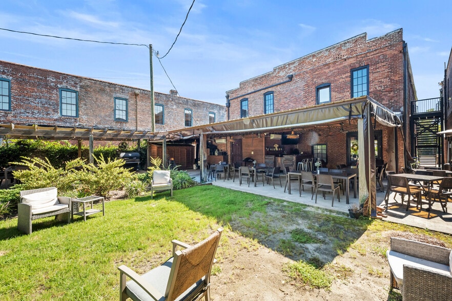 More Photos Of 219-221 N Parler Ave, Saint George Restaurant For Sale