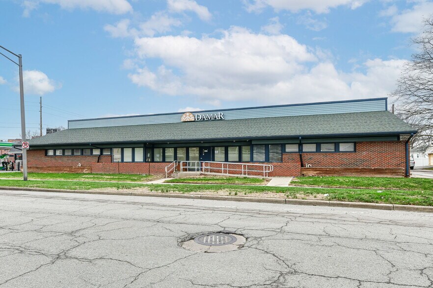 More Photos Of 1640 N Ritter Ave, Indianapolis Medical For Lease