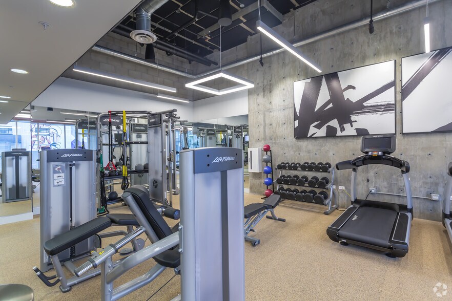 More Photos Of 1110 F St, San Diego Apartments For Lease