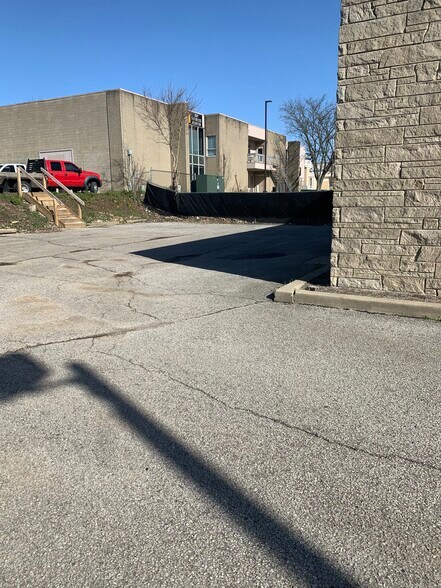 More Photos Of 616 S College Mall Rd, Bloomington Medical For Sale