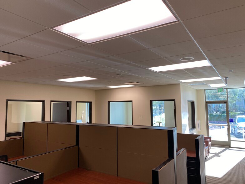 More Photos Of 368 E Vanderbilt Way, San Bernardino Office For Lease
