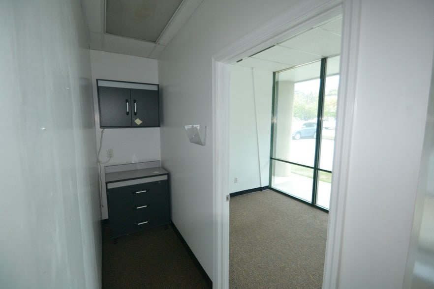 More Photos Of 506 Manchester Expy, Columbus Flex For Lease