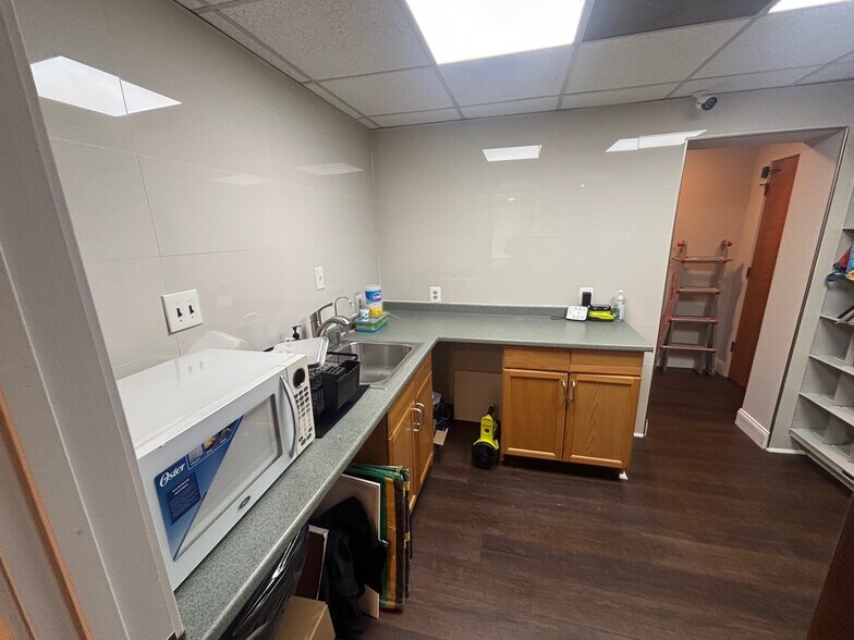 More Photos Of 249 Philadelphia Pike, Wilmington Medical For Sale