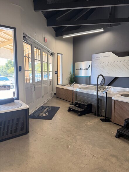 More Photos Of 22900-22924 Los Alisos Blvd, Mission Viejo Unknown For Lease