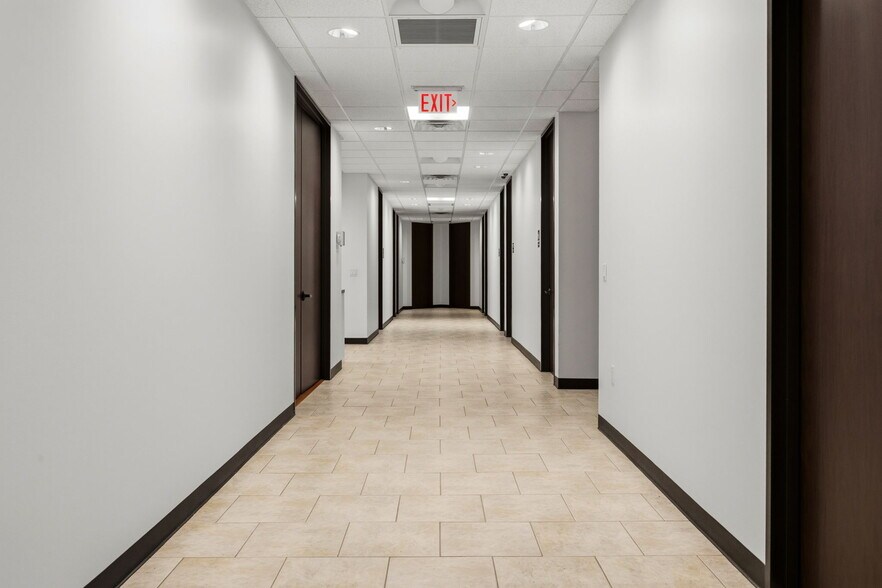 More Photos Of 901 W 18th St, Houston Warehouse For Sale