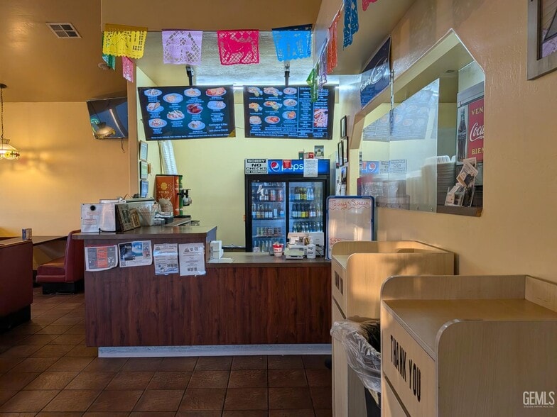 More Photos Of 211 E Tehachapi Blvd, Tehachapi General Retail For Sale