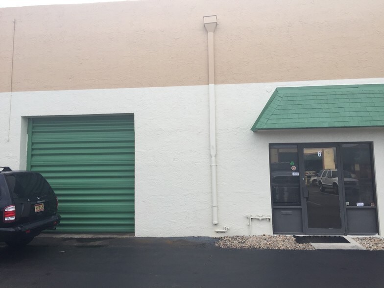 More Photos Of 5431-5441 NW 15th St, Margate Warehouse For Lease