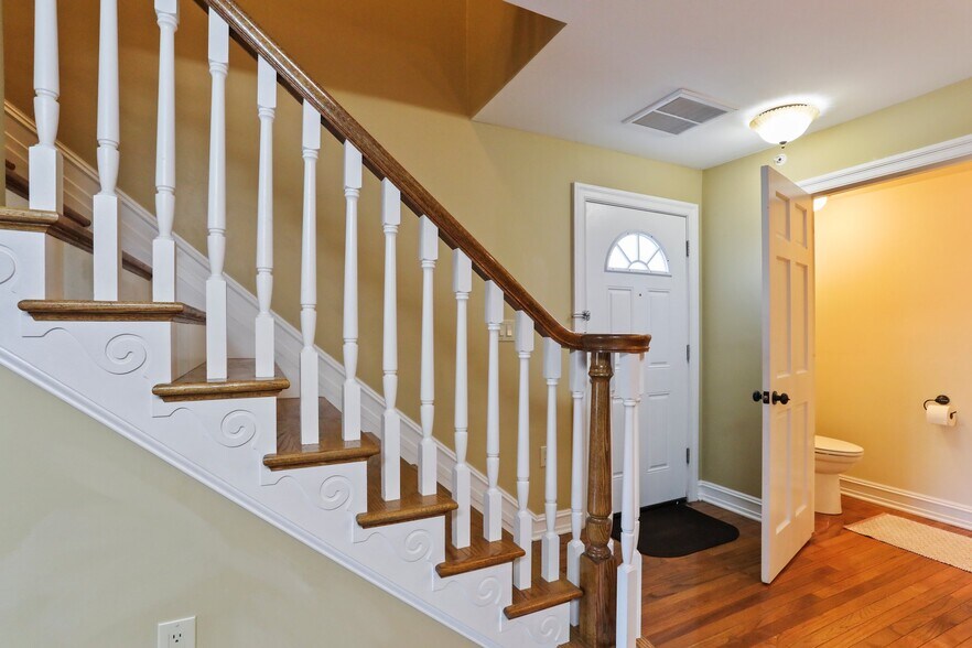 More Photos Of 14111-14113 Pennsylvania Ave, Hagerstown Freestanding For Sale