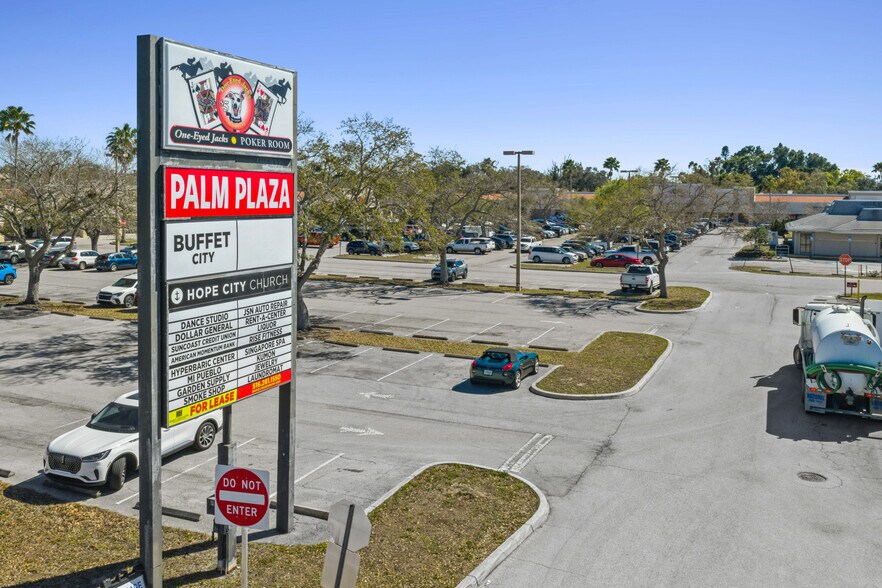 More Photos Of 4400 Bee Ridge Rd, Sarasota Unknown For Lease