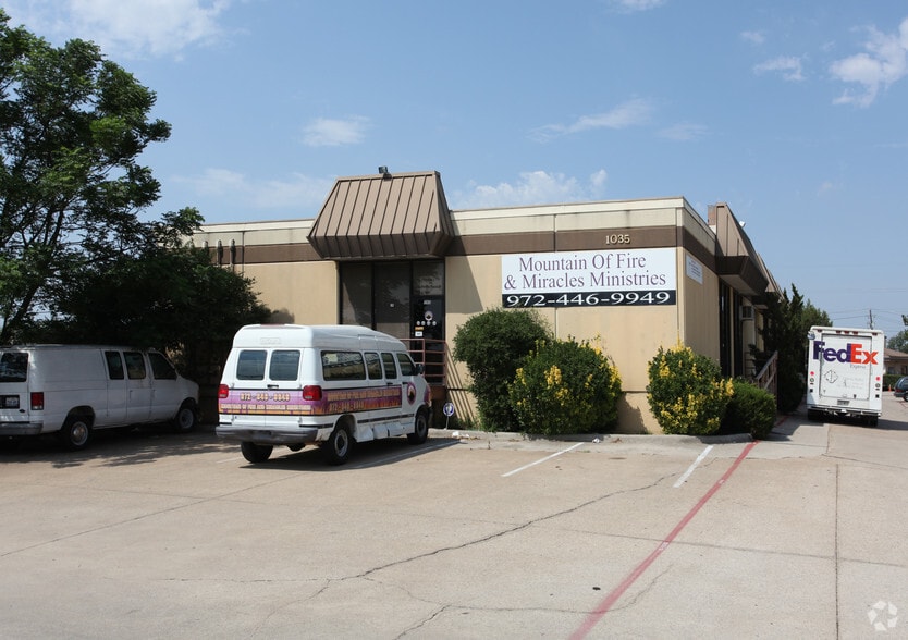 More Photos Of 1035 N Interstate 35 E, Carrollton Light Manufacturing For Lease