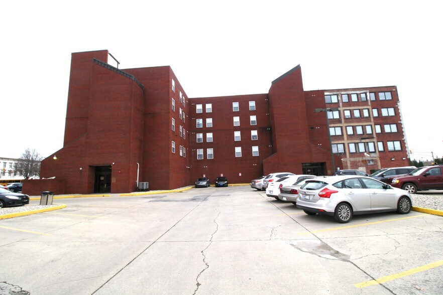 More Photos Of 300 E Broadway, Logansport Apartments For Lease