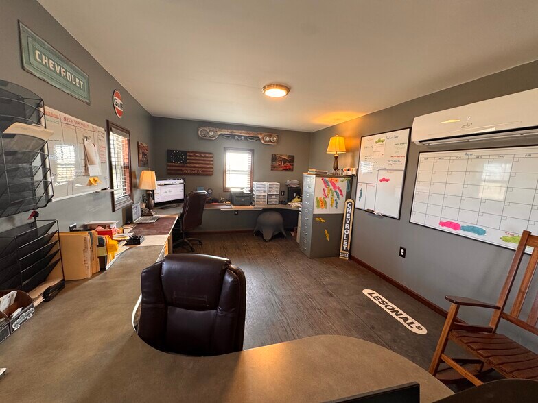 More Photos Of 517 S Main St, Stafford Flex For Sale
