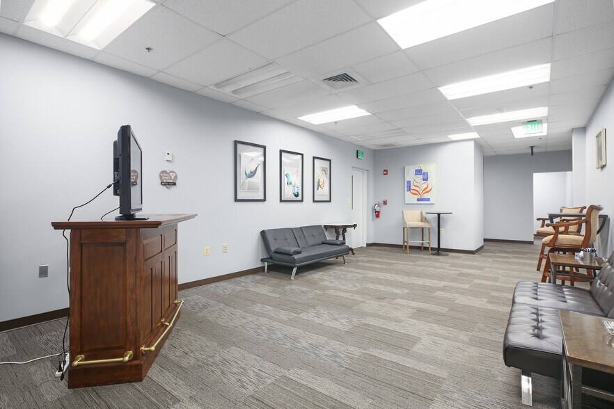 More Photos Of 2050 Gordon W Shelton Blvd, Fredericksburg Office For Lease