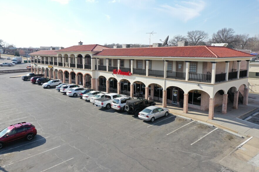 More Photos Of 5301-5431 Johnson Dr, Mission Unknown For Lease