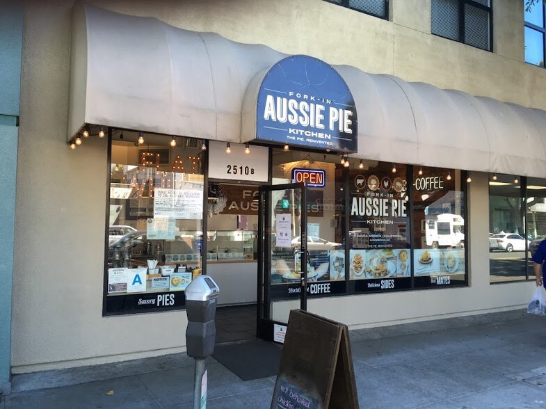 More Photos Of 2510 Main St, Santa Monica General Retail For Sale