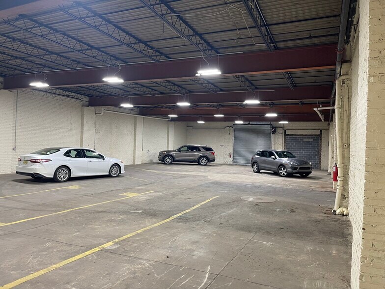 More Photos Of 78-84 Frelinghuysen Ave, Newark Warehouse For Lease