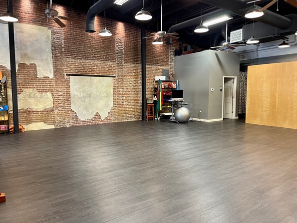 More Photos Of 87 S Peachtree St, Norcross Storefront For Lease