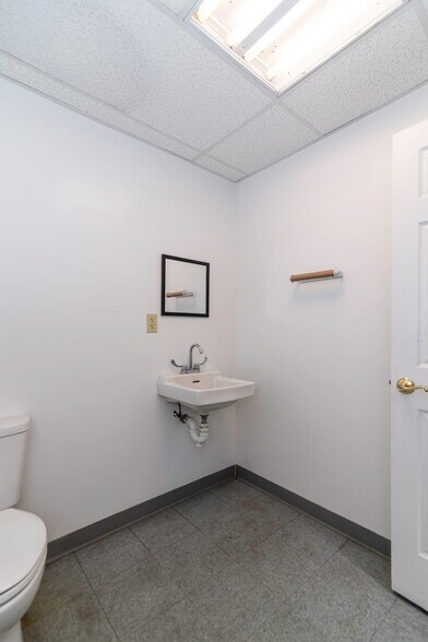 More Photos Of 4 Wilder Dr, Plaistow Warehouse For Sale