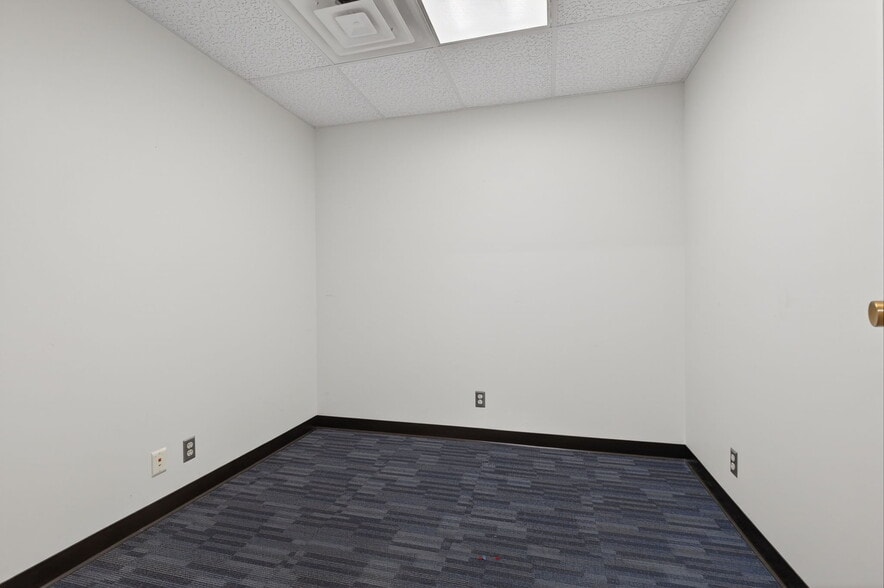 More Photos Of 12860 W Cedar Dr, Lakewood Light Manufacturing For Lease