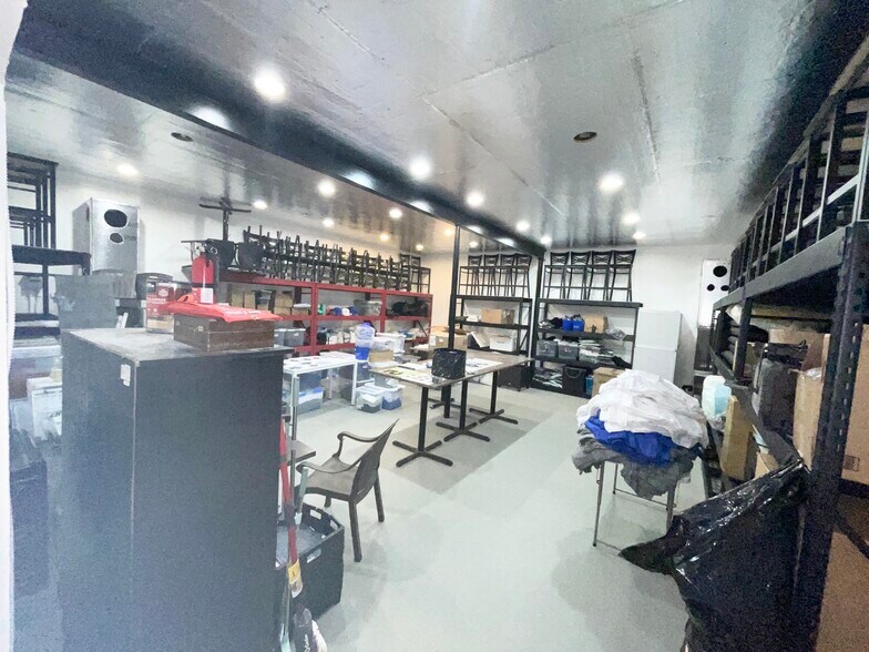 More Photos Of 1155 NE Cleveland St, Clearwater Office Residential For Lease