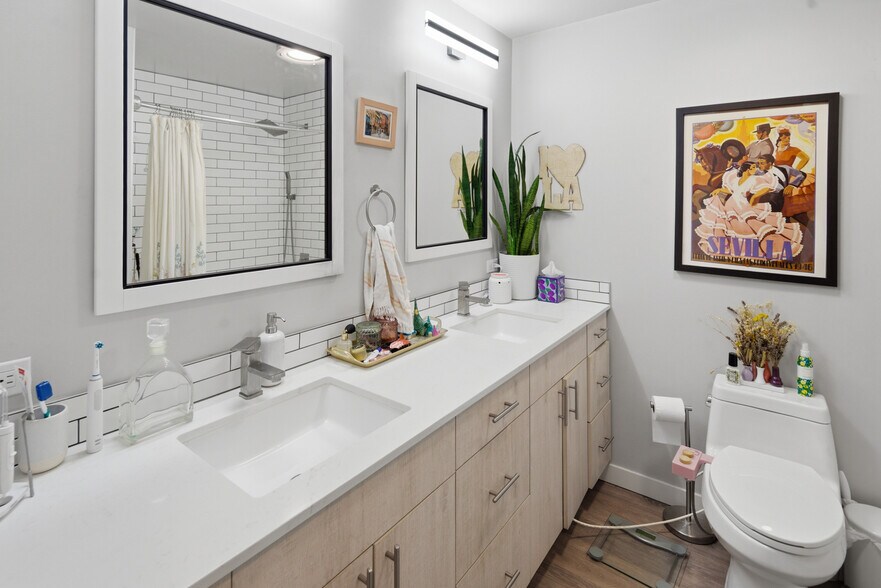More Photos Of 2362 Franklin Ave, Seattle Apartments For Sale