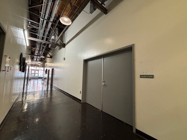 More Photos Of 887 W Marietta St NW, Atlanta Loft Creative Space For Lease