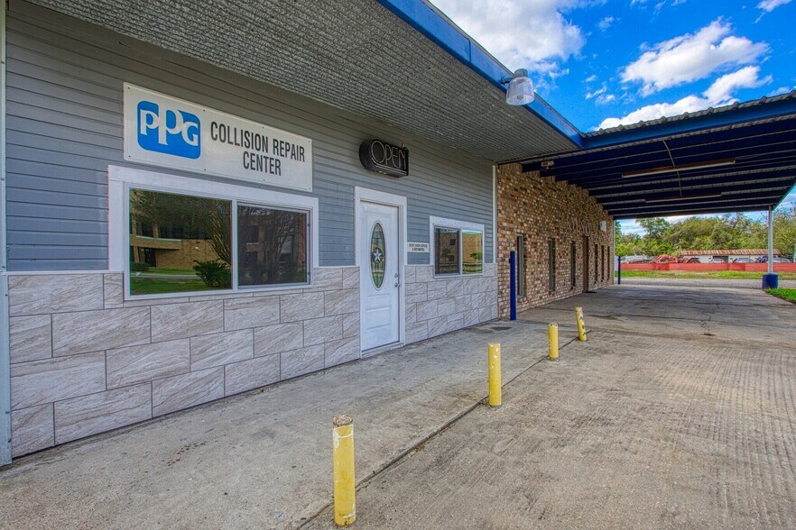 More Photos Of 11815 Misty Dr, Houston Light Manufacturing For Sale