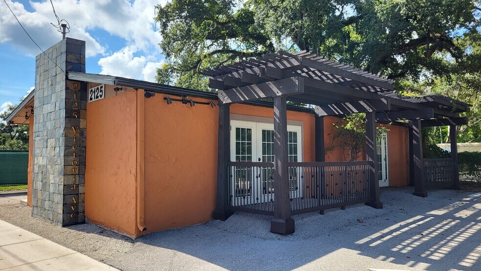 More Photos Of 2125 Victoria Ave, Fort Myers Office For Sale