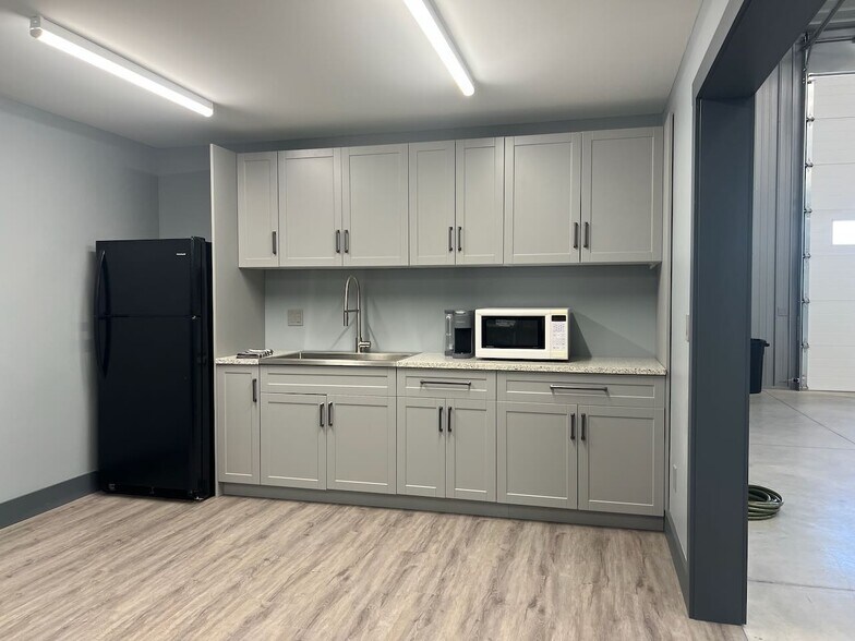 More Photos Of Unit 14 8932 Moeller Dr @ W Conway, Harbor Springs Specialty For Sale