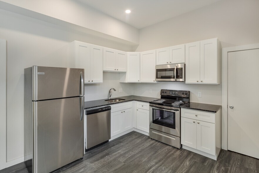 More Photos Of 500 S 52nd St, Philadelphia Storefront Retail Residential For Sale