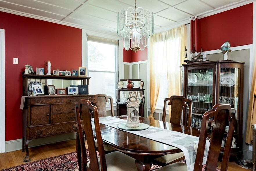 More Photos Of 562 5th Ave, Troy Specialty For Lease