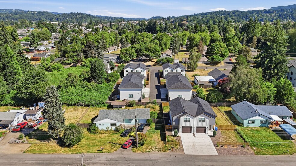 More Photos Of , Kelso Multifamily For Sale